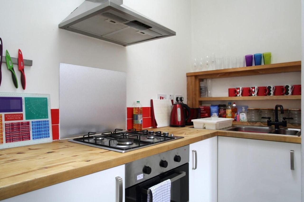 Modern And Colourful Flat By The Castle Apartman Edinburgh Kültér fotó